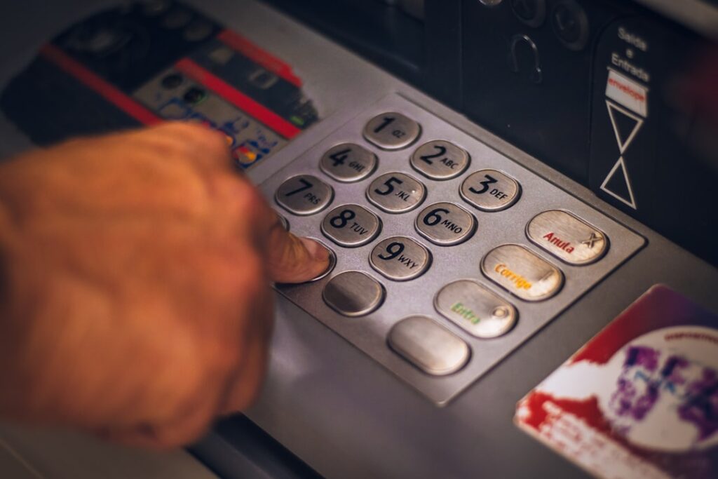 découvrez les services bancaires adaptés à vos besoins : comptes courants, épargne, prêts et conseils personnalisés pour gérer efficacement vos finances.