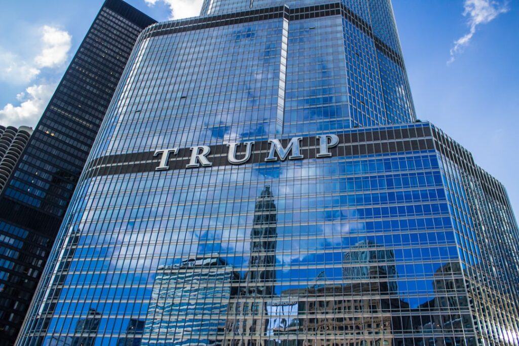 découvrez la valeur nette de donald trump, entrepreneur et ancien président des états-unis, ainsi que les sources de sa fortune et ses actifs.