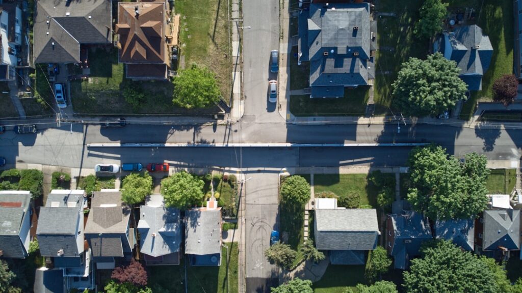 découvrez les quartiers dangereux à éviter pour garantir votre sécurité lors de vos déplacements.