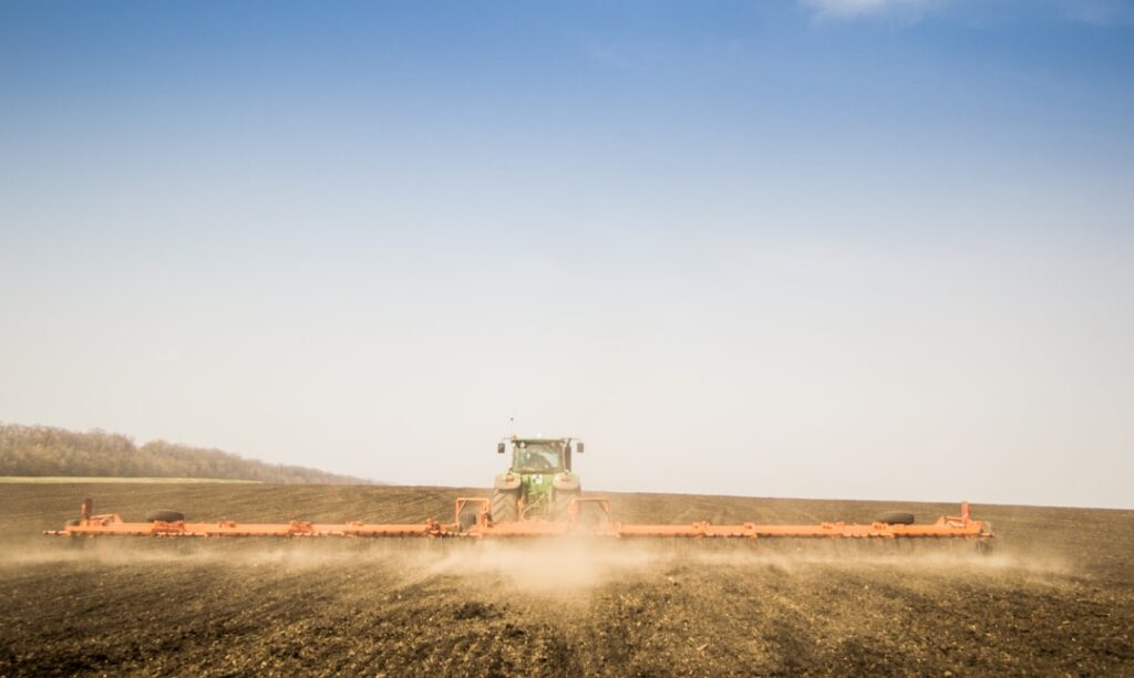découvrez tout ce qu'il faut savoir sur le glyphosate : utilisation, impacts environnementaux, réglementations et alternatives.