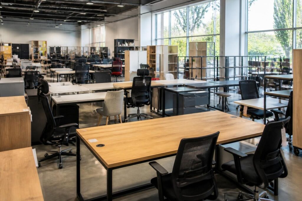 découvrez comment trouver du mobilier professionnel à prix cassé grâce au destockage de bureaux. astuces et conseils pour équiper vos locaux sans vous ruiner.