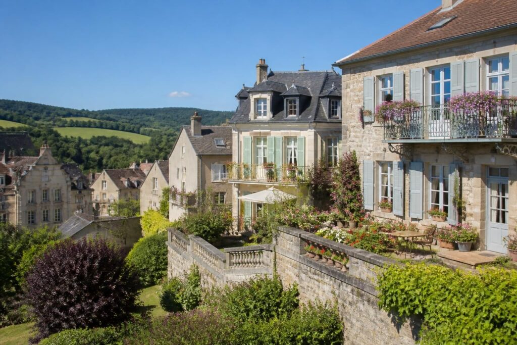 découvrez nos maisons et locations à bourbon lancy, idéales pour les curistes en quête de confort et de détente pendant leur séjour thermal.